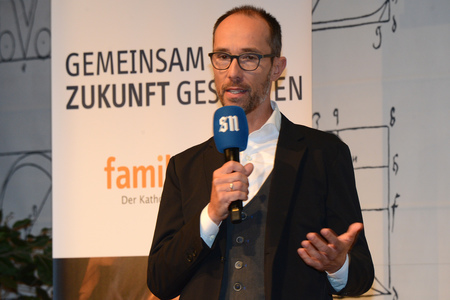 LAUXFOTO-SALZBURG Der Katholische Familienverband - Fachtagung 2019 am 5.4.2019 im SN-Saal der Salzburger Nachrichten.Motive: Bilder der Veranstaltung zum Thema 'Vernetzt und Verbunden - Wieviel Digitalisierung vertr