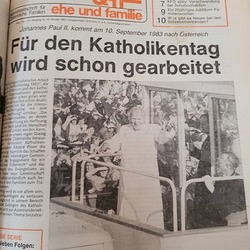 Ein kirchliches Thema am Cover - Papst Johannes Paul II kommt nach Österreich